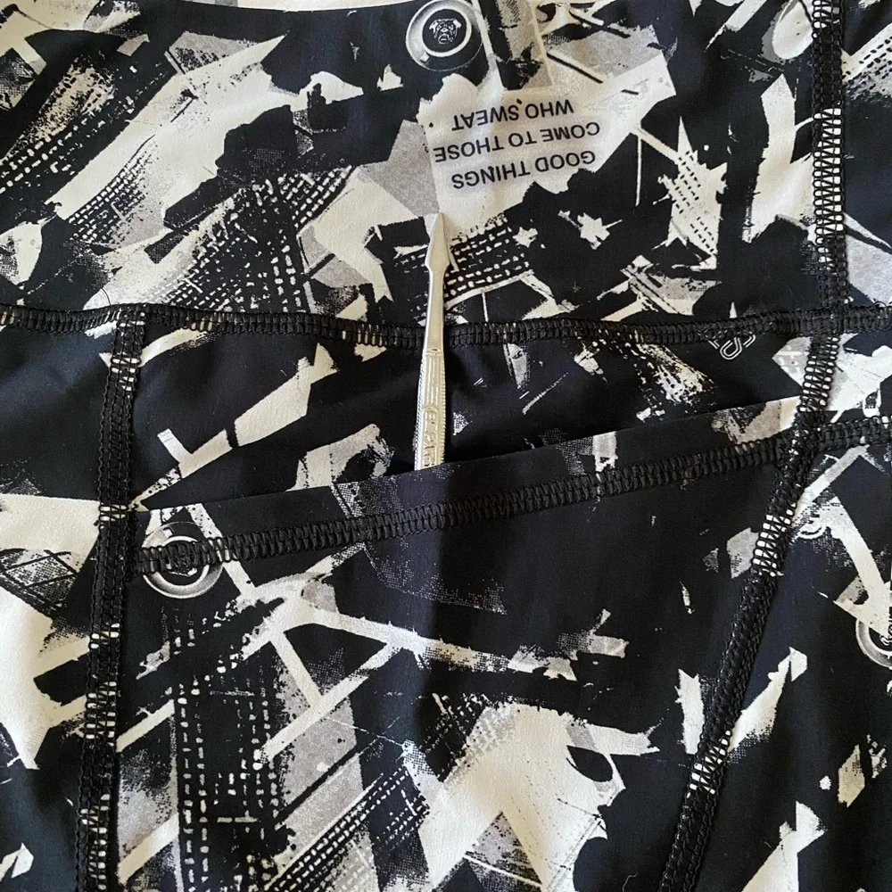 Zero Gravity Leggings - Picture 6 of 10